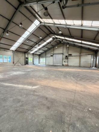 Prenájom haly 700 m² s rampou Nitra – Cabaj - fotografia 1