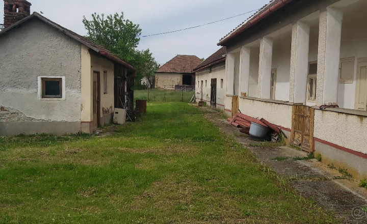 REZERVOVANÝ! Stavebný pozemok 1 201 m², IS - Horný Oháj - fotografia 5