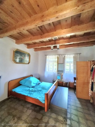 REZERVOVANÝ!! Výnimočný dom s vysokými stropmi a záhradou - fotografia 8