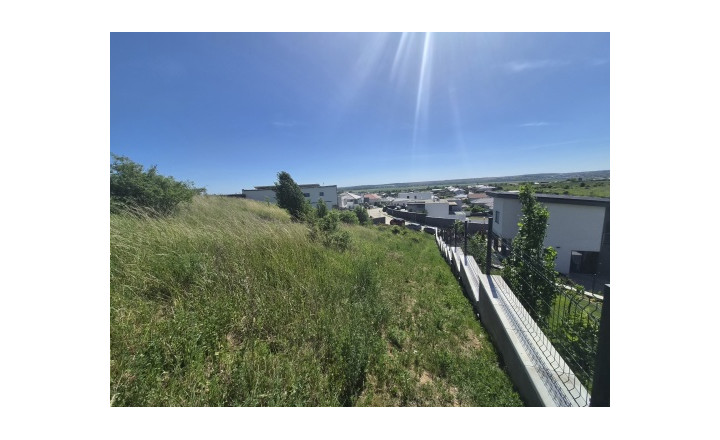 Stavebný pozemok s panoramatickým výhľadom na Zobor 1 686 m²