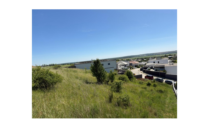 Stavebný pozemok s panoramatickým výhľadom na Zobor 1 686 m² - fotografia 10