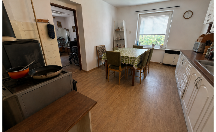 RD CHRENOVÁ s pozemkom 1 116 m², pôvodný stav - fotografia 6