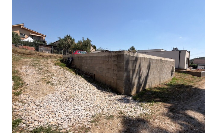 Stavebný pozemok 1 093 m², všetky siete pred pozemkom - fotografia 10