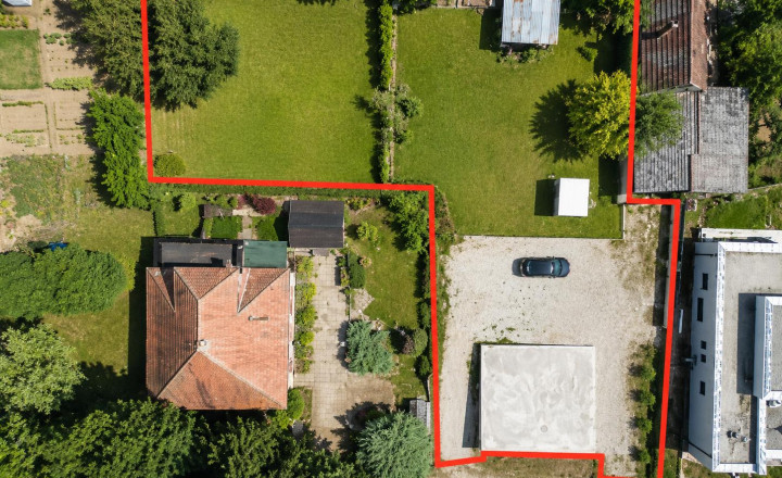 Stavebný pozemok 1 093 m², všetky siete pred pozemkom