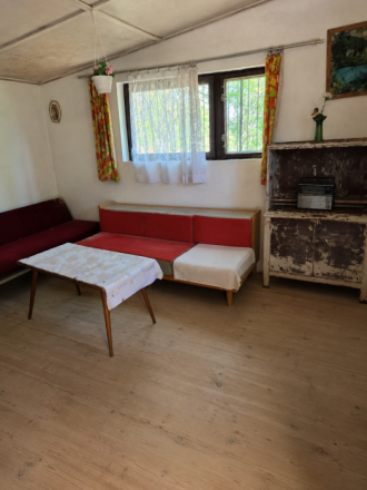 Slnečný pozemok 748 m²- vinohrad, vínna pivnica a chatka - fotografia 6