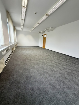 Hľadáme do kancelárskych priestorov v centre mesta notára. - fotografia 5