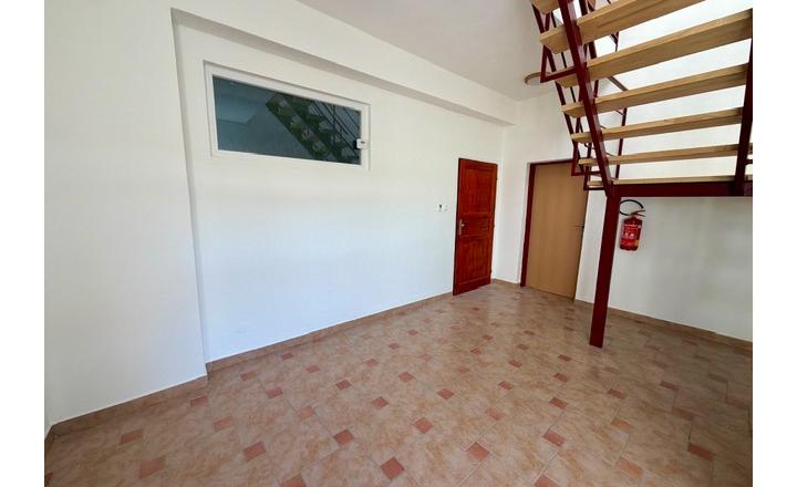 Kancelária 17 m² s parkovaním a billboardom, Dolné Krškany - fotografia 3