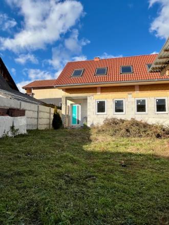 Pozemok s rozostavaným domom so stavebným povolením - 411 m² - fotografia 11