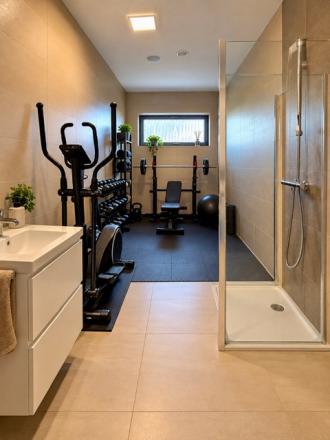 INTELIGENTNÝ 5-IZB. BUNGALOV - 1 316 m² FITNESS, DVOJGARÁŽ - fotografia 16