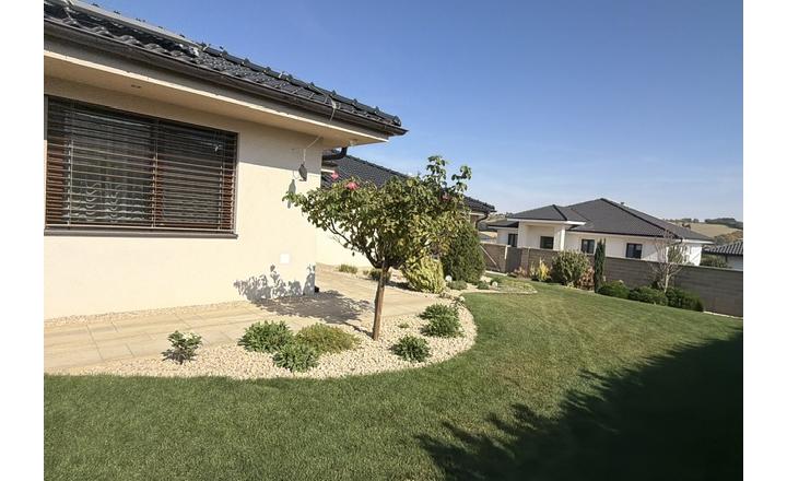 INTELIGENTNÝ 5-IZB. BUNGALOV - 1 316 m² FITNESS, DVOJGARÁŽ - fotografia 37
