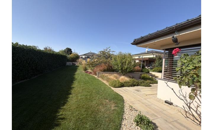INTELIGENTNÝ 5-IZB. BUNGALOV - 1 316 m² FITNESS, DVOJGARÁŽ - fotografia 38
