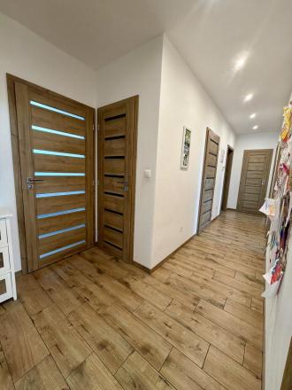 LUXUSNÝ a ÚSPORNÝ 4-IZB. RD s krbom a záhradou-Ivanka pri NR - fotografia 18
