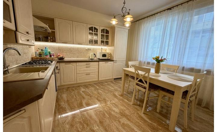 Priestranný 4-izbový byt s balkónom a komorou ul. Mikovíniho - fotografia 7