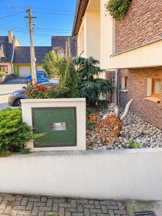 Priestranný RD s charakterom, terasou a veľkorysým zázemím - fotografia 19