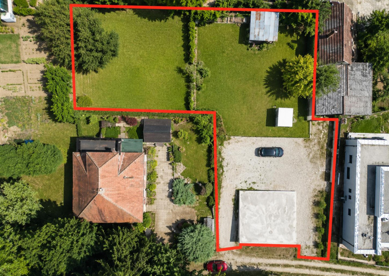 Stavebný pozemok 1 093 m², všetky siete pred pozemkom